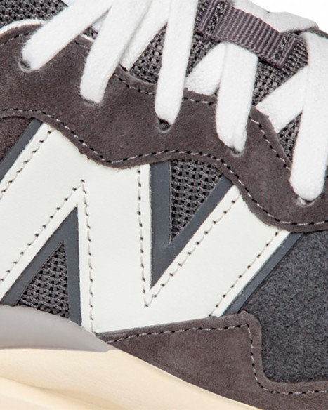 NEW BALANCE M5740 - Trainers