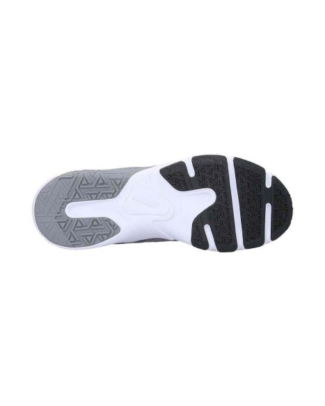 NIKE Legend Essential - Baskets