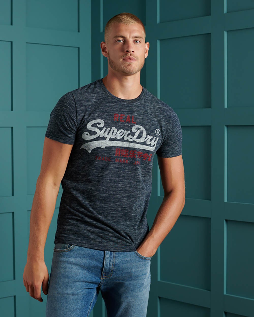 Produtos premium vintage com logotipo SUPERDRY - camiseta