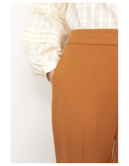 SECOND FEMALE Garbo - Pantalones