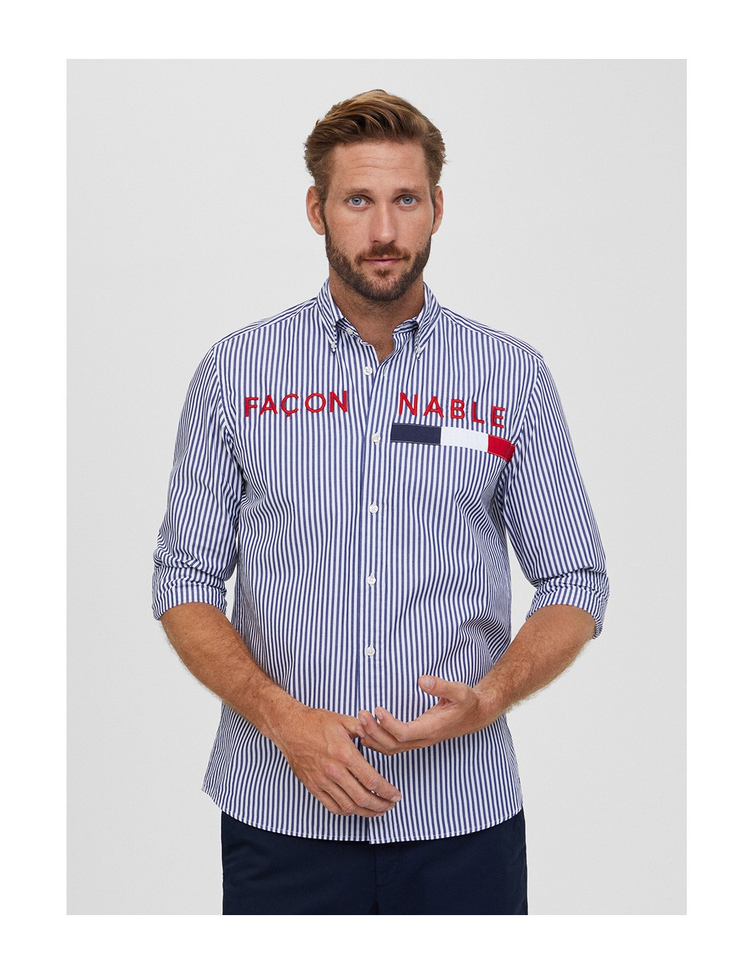 Chemise faconnable femme sale