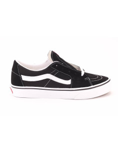 Achieve the best look with your Vans shoes Dakonda